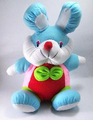 ตุ๊กตากระต่าย ตุ๊กตากระต่ายสีฟ้าน่ารักจมูกสีแดงผูกโบว์สีเขียว