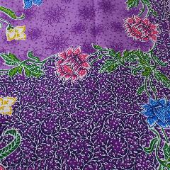 ผ้าปาเต๊ะอินโดนีเซีย ผ้าถุงสีม่วงเข้มสำเร็จรูปลายดอกไม้จากอินโดนีเซียแบบยาว